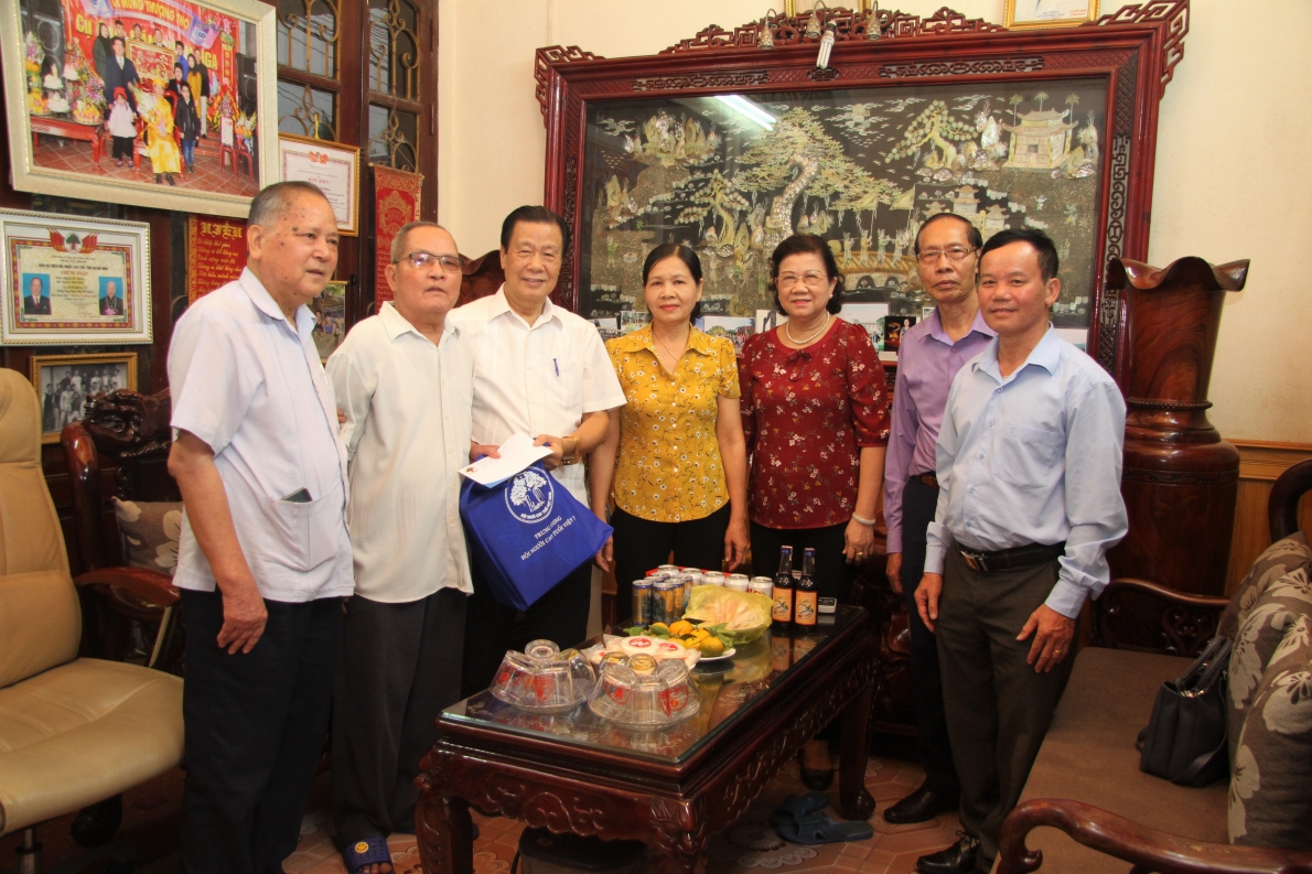 1411 thym tyng qua ong yyng sy hyng