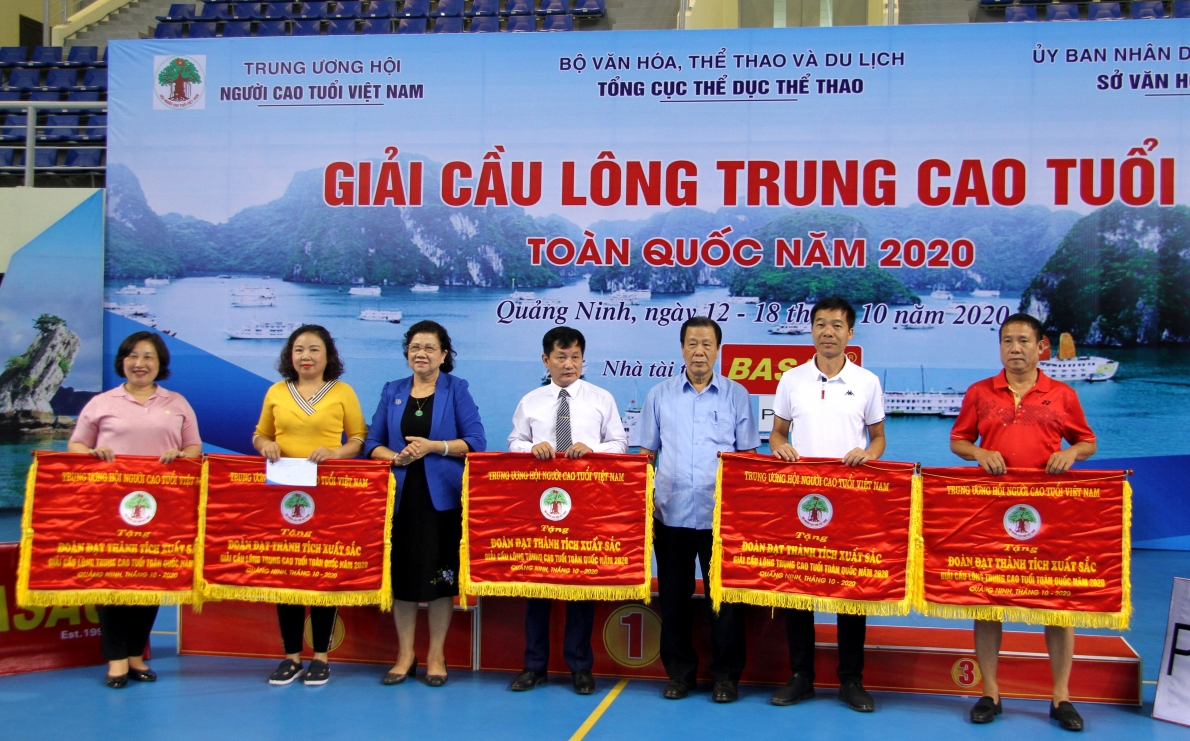 2027 pho chy tych thyyng tryc yam hyu yyc trao cy cho cac yyn vy yyt xuyt syc toan yoan