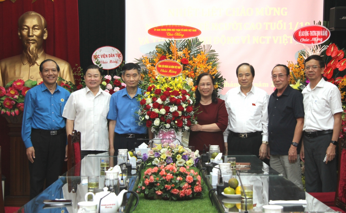 Chăm sóc người cao tuổi bằng các chính sách thiết thực