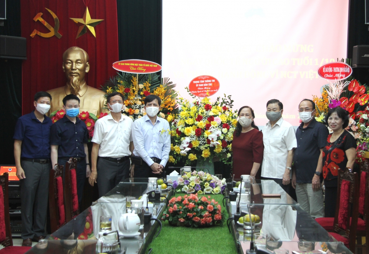 Chăm sóc người cao tuổi bằng các chính sách thiết thực