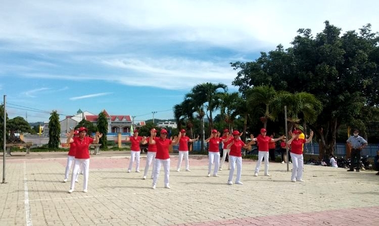 Người cao tuổi là phải mẫu mực