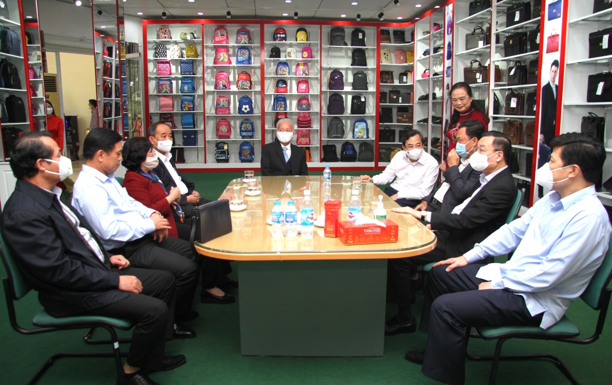 Tuổi cao vẫn khát khao cống hiến