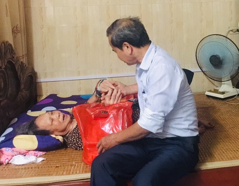 Tặng quà NCT hoàn cảnh khó khăn xã Toàn Thắng, huyện Tiên Lãng, TP Hải Phòng