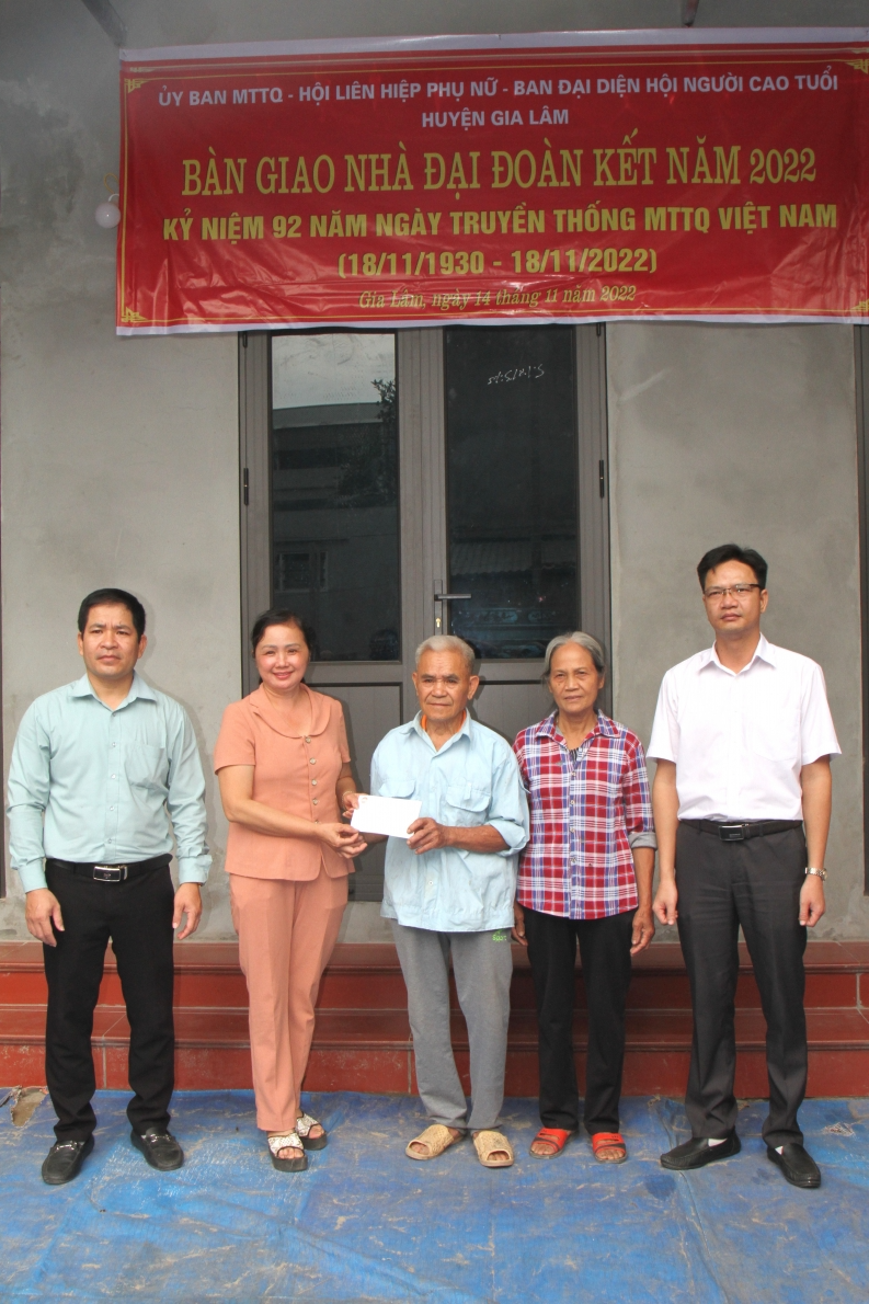 Ấm áp ngôi nhà Đại đoàn kết cho người cao tuổi