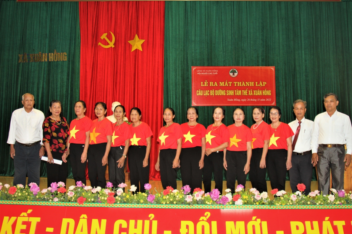 Ra mắt CLB DSTT Hội NCT xã Xuân Hồng, huyện Nghi Xuân, tỉnh Hà Tĩnh