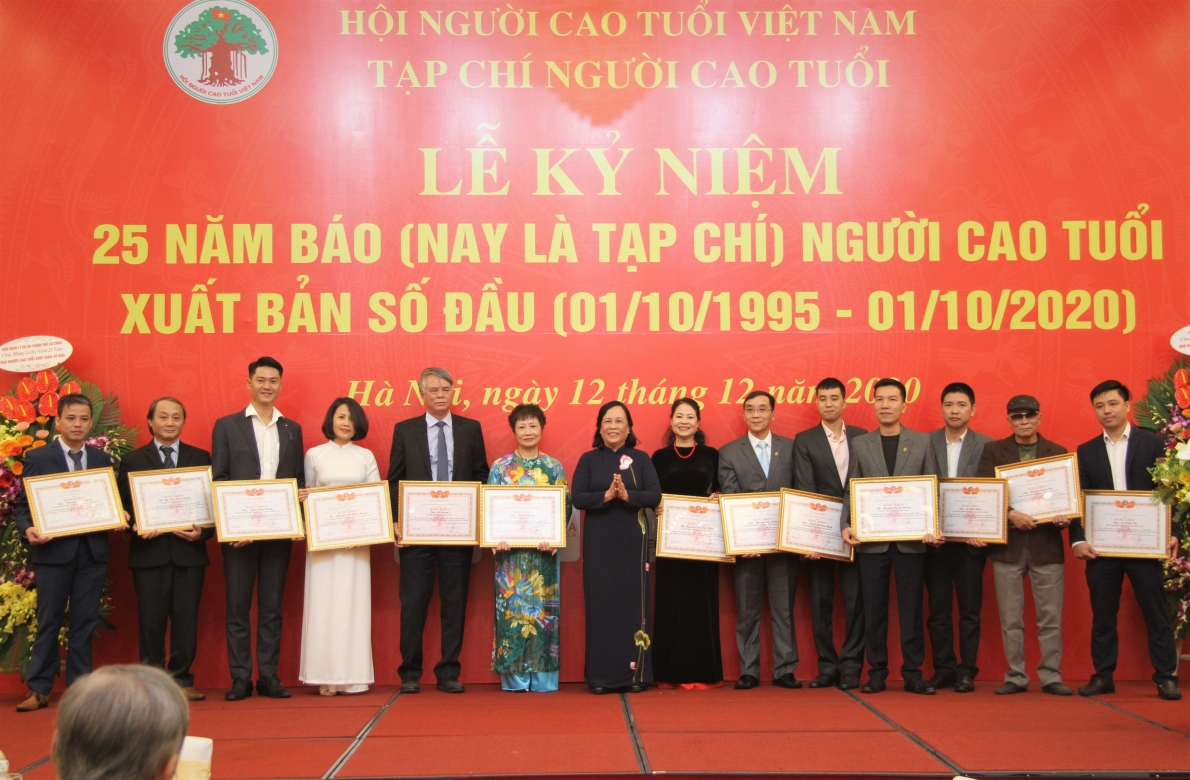 Tiếp tục giữ vững bản lĩnh, tự tin và phát triển