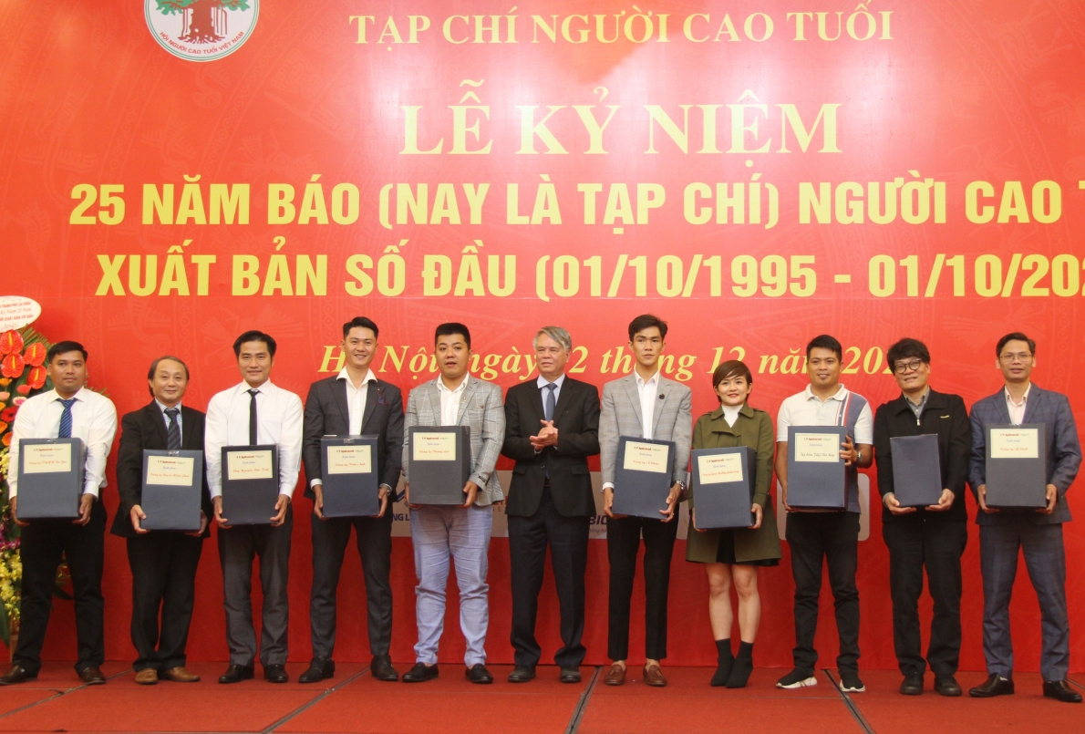 Tiếp tục giữ vững bản lĩnh, tự tin và phát triển