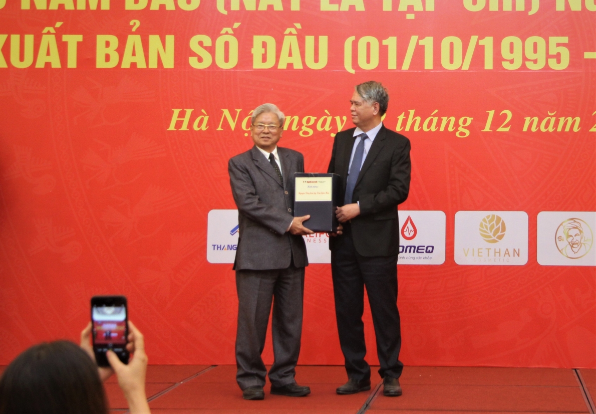 Tiếp tục giữ vững bản lĩnh, tự tin và phát triển