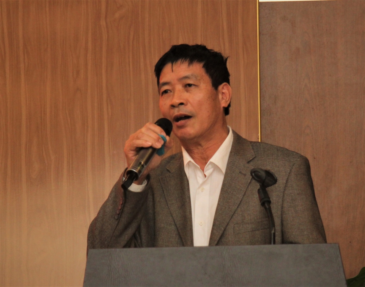 Đại biểu phường Tân Thịnh, TP Hòa Bình chia sẻ kinh nghiệm thu gom rác thải nhựa gây quỹ Chi hội NCT