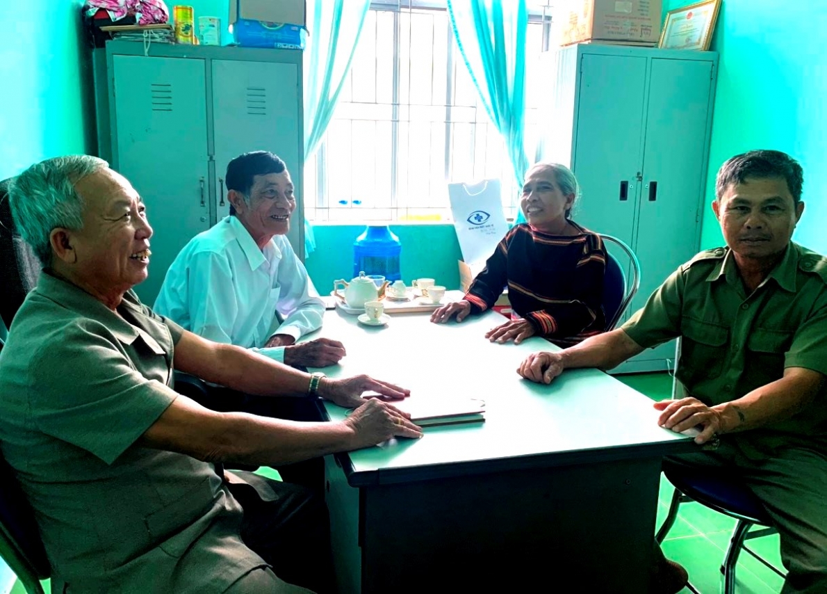 Hội viên người cao tuổi mẫu mực Rcom H’Guach