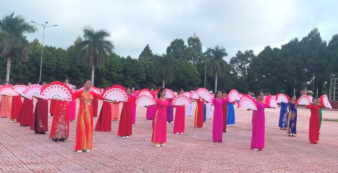 Bài dưỡng sinh của NCT huyện Cư M'gar, tỉnh Đắk Lắk