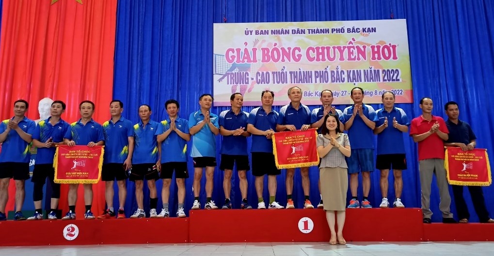 Nhiều hoạt động thiết thực chăm lo người cao tuổi