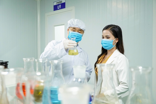 Các chuyên gia dinh dưỡng nghiên cứu kí lưỡng các loại thực phẩm bổ sung có công thức dinh dưỡng tối ưu dành cho trẻ biếng 