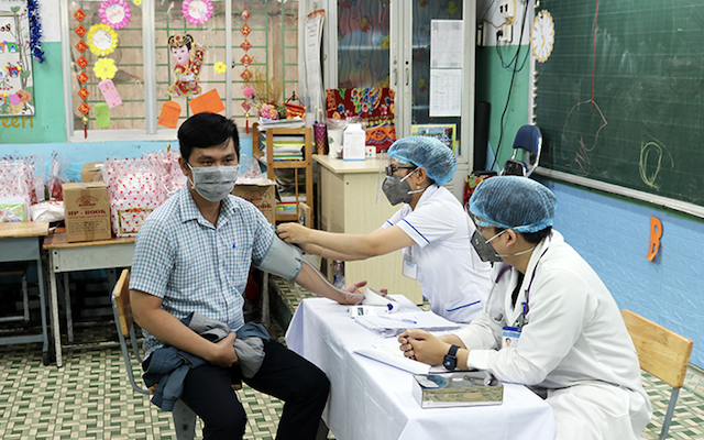 Tại 1 điểm tiêm chủng cộng đồng vắc-xin Covid-19 ở quận 10