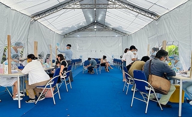 FV triển khai trạm xét nghiệm Covid -19 Drive -Thru lấy mẫu tận xe