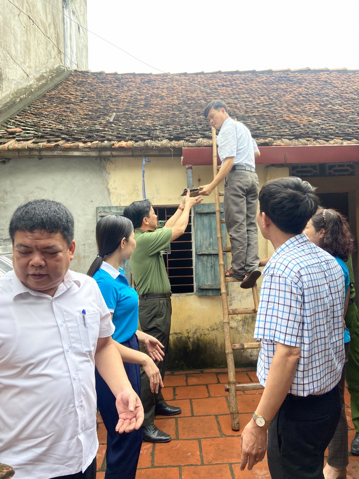 Khởi công xây dựng nhà tình nghĩa tặng hộ nghèo