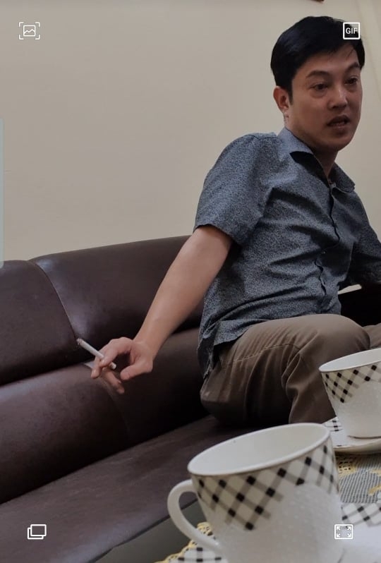 Quận Hoàng Mai, TP Hà Nội:  Lãnh đạo phường Mai Động không đeo khẩu trang, hút thuốc lá trong giờ làm việc giữa mùa dịch