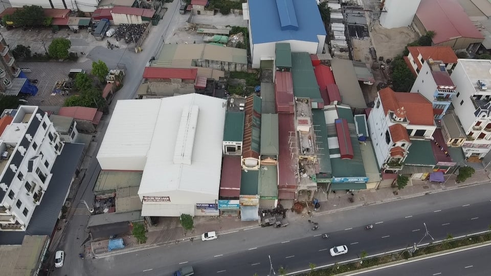 Xưởng thép nhìn từ trên cao