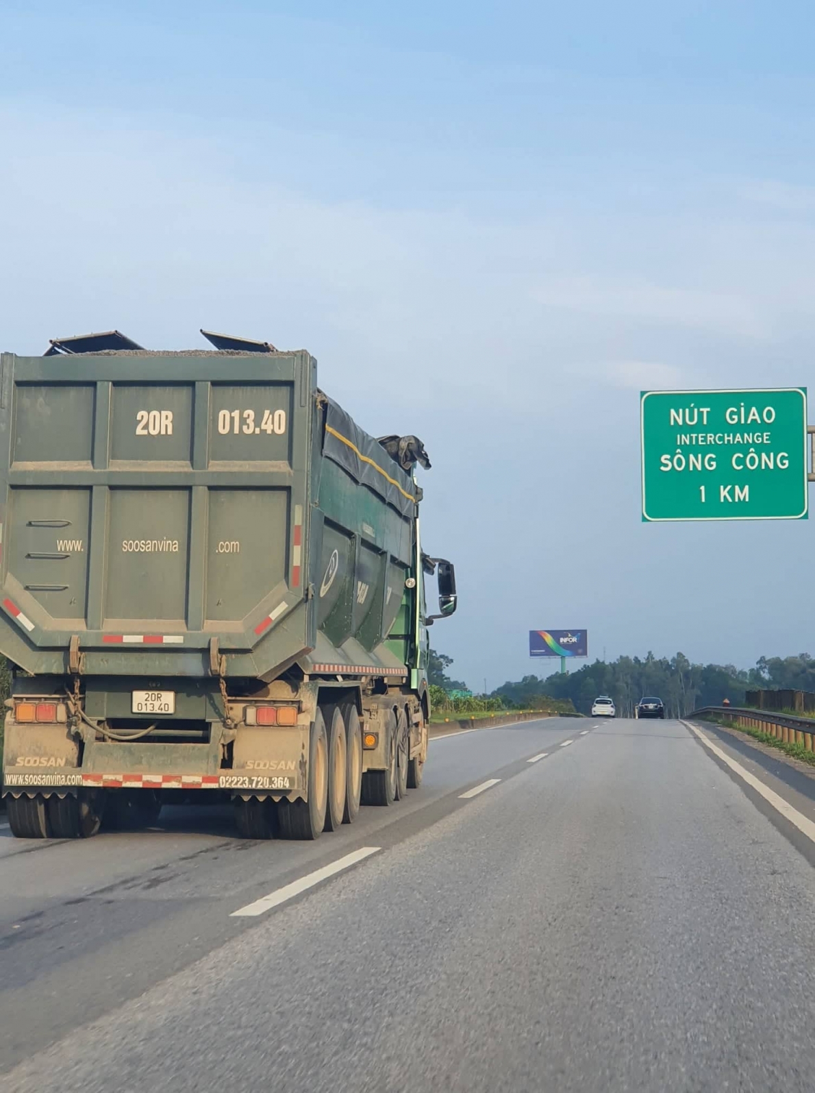 Xe cơi nới thành thùng