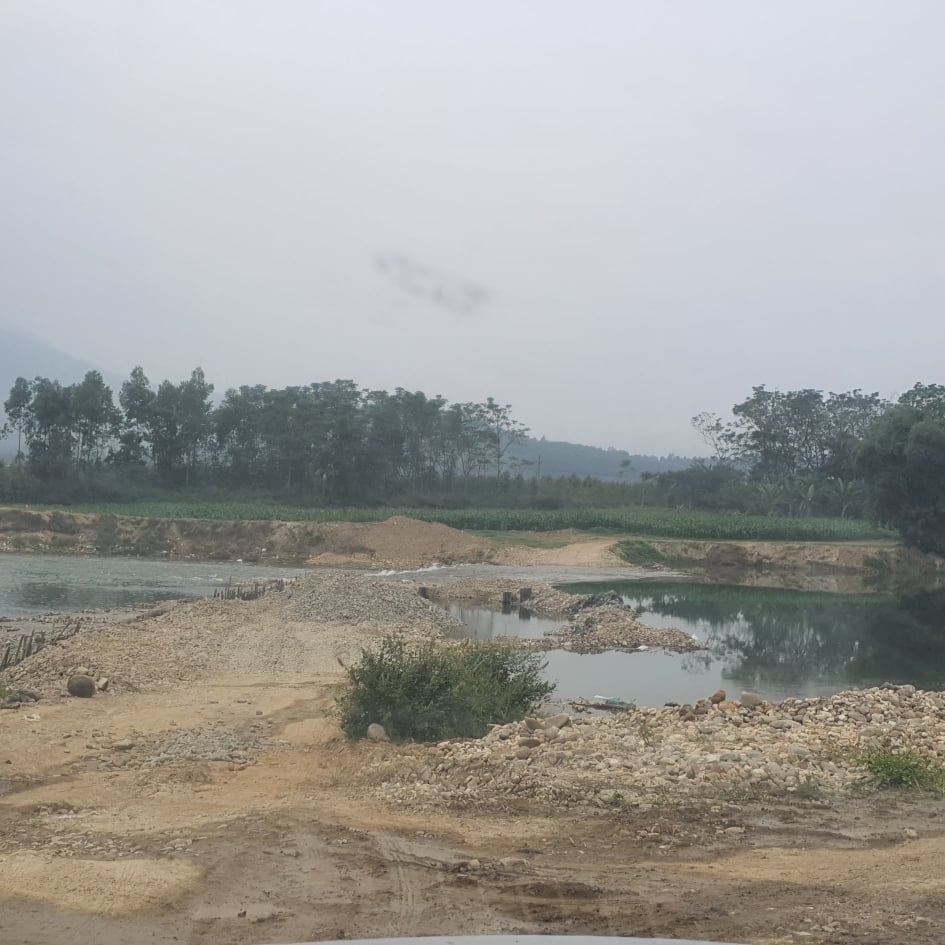 Chặn cả dòng sông Phó Đáy để khai thác cát, sỏi