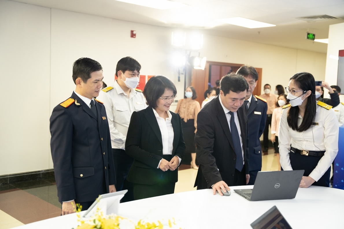 BIDV phối hợp với Tổng cục Thuế triển khai dịch vụ  nộp thuế qua ứng dụng eTax Mobile