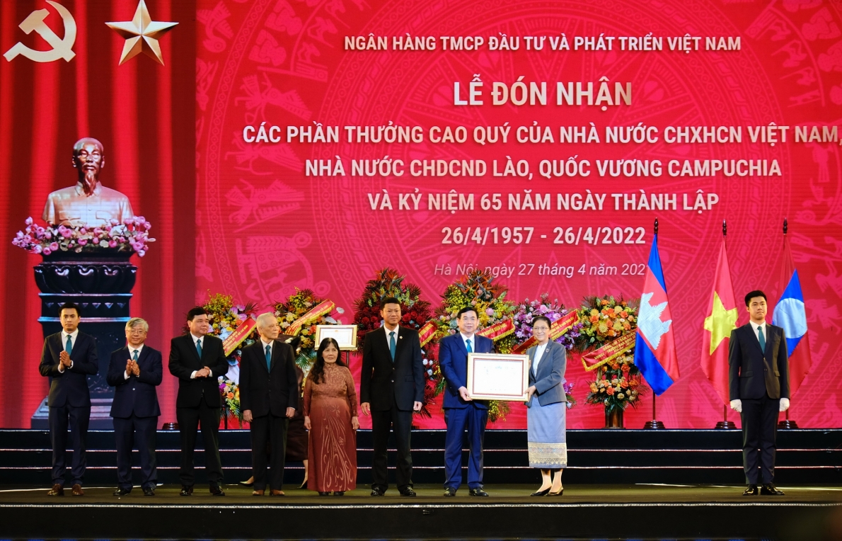 BIDV tổ chức trọng thể Lễ đón nhận các phần thưởng cao quý và kỷ niệm 65 năm ngày thành lập