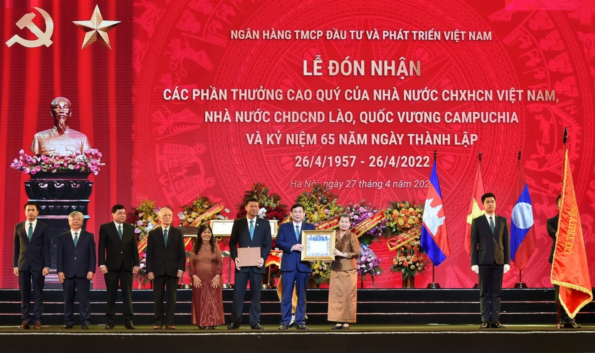 BIDV tổ chức trọng thể Lễ đón nhận các phần thưởng cao quý và kỷ niệm 65 năm ngày thành lập
