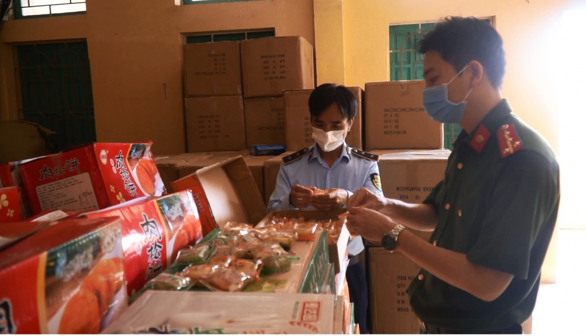 Hà Nội: Thu giữ hơn 11000 bánh Trung thu không rõ nguồn gốc tại La Phù