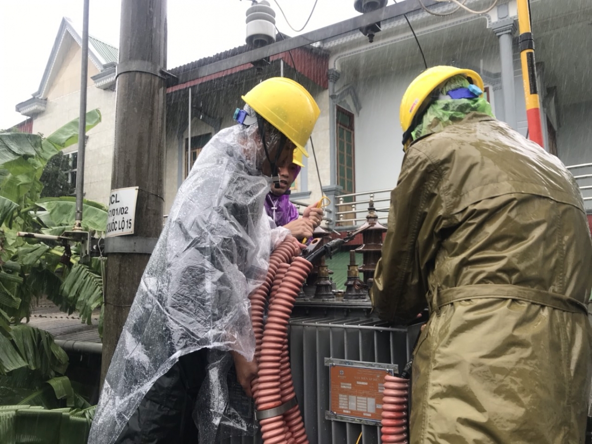Công ty Điện lực Hà Tĩnh: Đẩy mạnh khắc phục hậu quả thiên tai