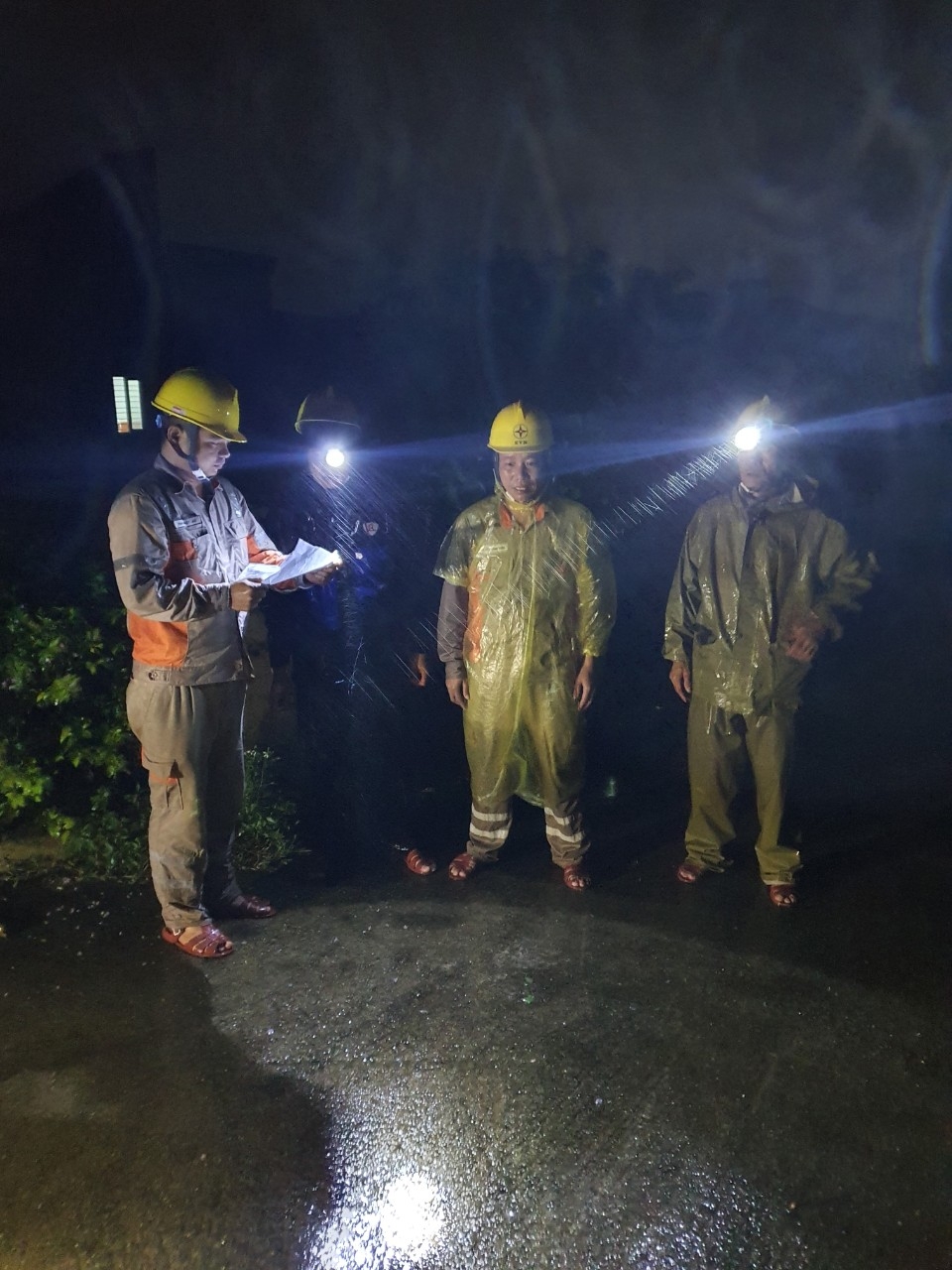 Công ty Điện lực Hà Tĩnh: Đẩy mạnh khắc phục hậu quả thiên tai