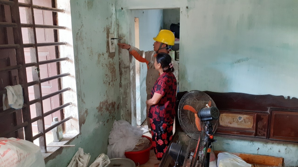 Điện lực Hà Tĩnh khuyến cáo người dân cần nâng cao cảnh tai nạn điện sau mưa lũ