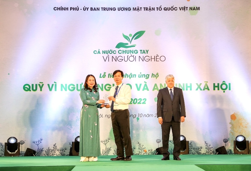 Agribank ủng hộ 5 tỷ đồng Vì người nghèo và an sinh xã hội năm 2022
