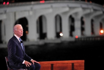 Thách thức chờ đợi Tổng thống Mỹ Biden sau “tháng trăng mật” tại Nhà Trắng