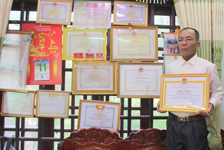 ông Bửu giỏi việc nhà siêng việc Hội