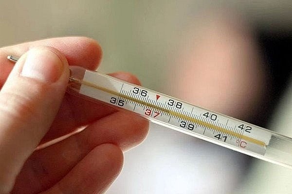 Sốt khi mắc Covid-19,  xử trí ra sao?