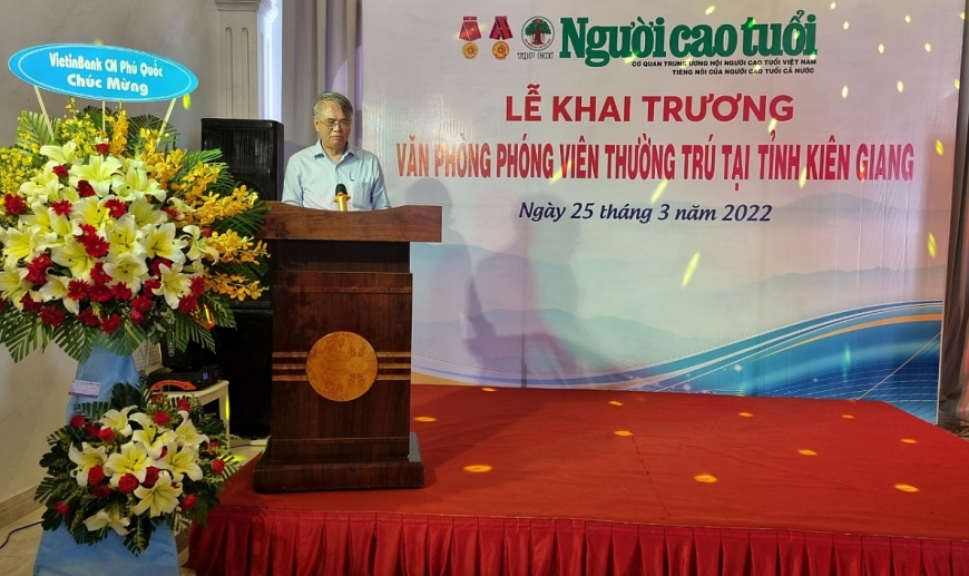 Ông Lê Quang, Tổng Biên tập Tạp chí NCT phát biểu tại buổi lễ.