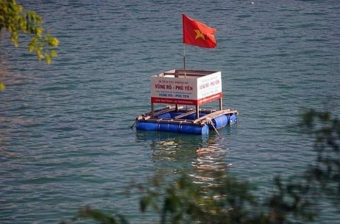 Ngày mới ở Vũng Rô thôn