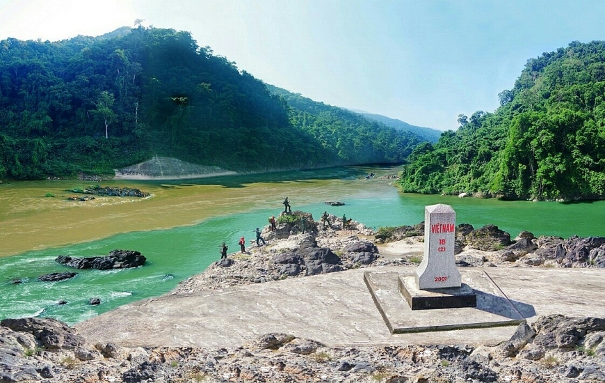 Nơi sông Đà chảy vào đất Việt