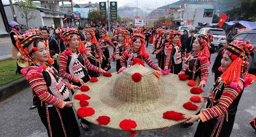 Thiếu nữ dân tộc La Hủ (một trong những dân tộc duy nhất chỉ có tại Lai Châu)