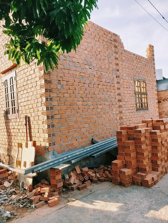 Căn nhà xây dựng bị đình chỉ buộc tháo dỡ