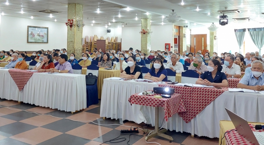 Nguyễn Thị Hoa, Chủ tịch Hội NCT tỉnh Đắk Nông phát biểu tại Hội nghị