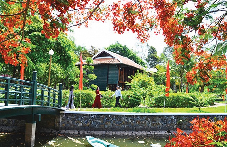 Nhà sàn Bác Hồ ở Đồng Tháp. 