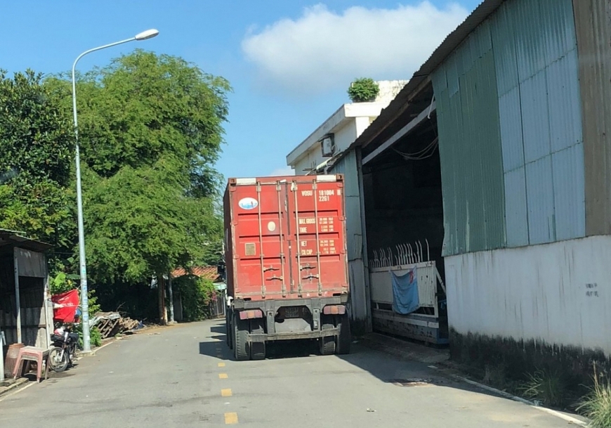 Tỉnh Bình Dương: Cần xử lí nghiêm các xe cơi nới quá khổ, chở hàng quá tải