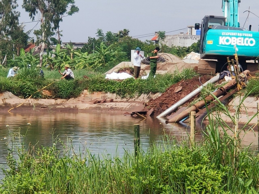 Ảnh: Đầm của gia đình ông Quân, bị chính quyền cưỡng chế hút nước, bắt tôm, san lấp vào ngày 8/7/2022. Ảnh: Đầm của gia đình ông Quân, bị chính quyền cưỡng chế hút nước, bắt tôm, san lấp vào ngày 8/7/2022.