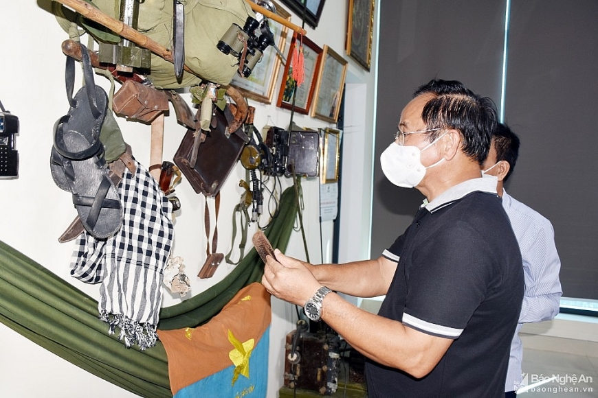 Đối với ông Lê Mạnh Hải, mỗi kỷ vật là một vật báu, gắn với mỗi cuộc chiến đấu ông được tham gia