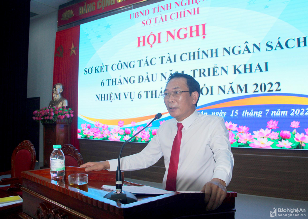  Ông Nguyên Xuân Hải - Bí thư đảng ủy, Giám đốc Sở tài chính Nghệ An phát biểu tại hội nghị. (Ảnh: báo Nghệ An)