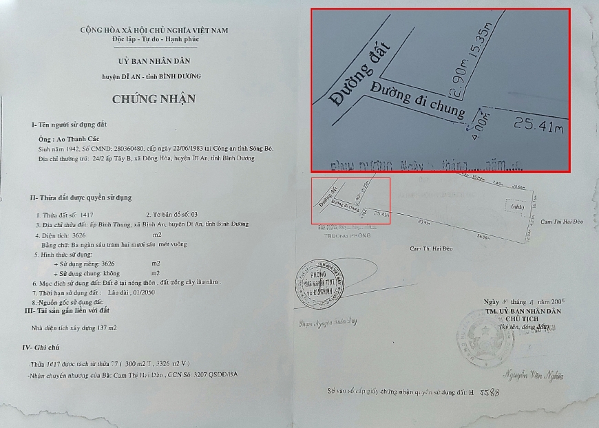 Giấy chứng nhận quyền sử dụng đất của cụ Ao Thanh Các lối đi chung chỗ hẹp nhất 4m, được cấp năm 2005