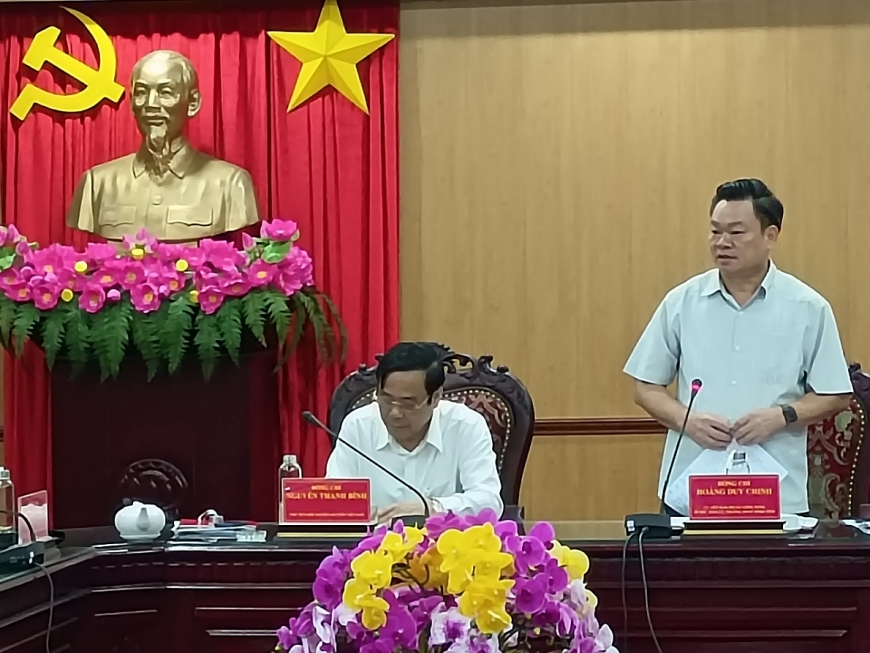  Đồng chí Hoàng Duy Chinh,Bí thư Tỉnh ủy tỉnh Bắc Kạn phát biểu tại buổi làm việc