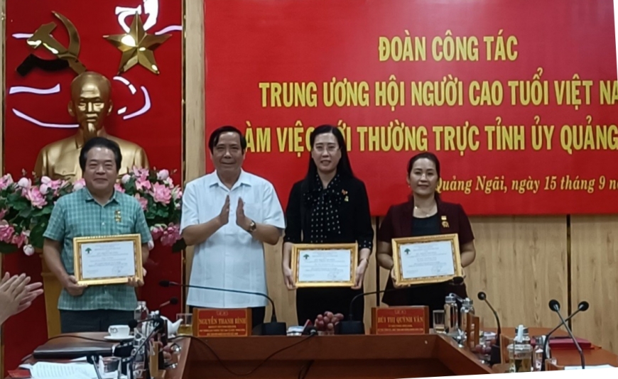 Tiếp tục định hướng để có chính sách phù hợp chăm lo cho người cao tuổi