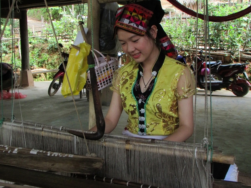 Nghề dệt tổ cẩm của người Thái ở Con Cuông